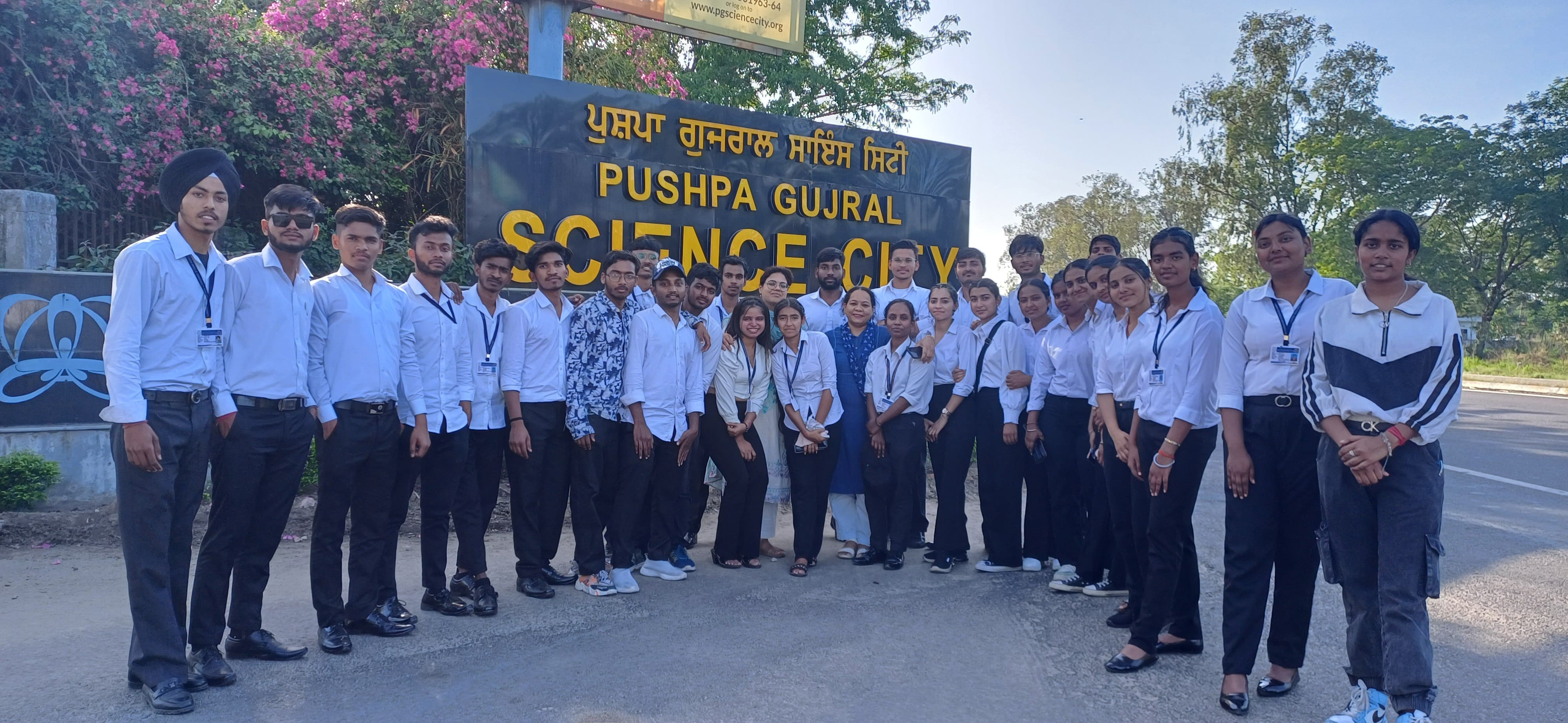 EXCURSION TO PUSHPA GUJRAL SCIENCE CITY, KAPURTHALA